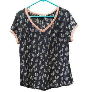 Wallflower Women's XL V-Neck Short Sleeve T-Shirt Pineapple Print Dark Blue